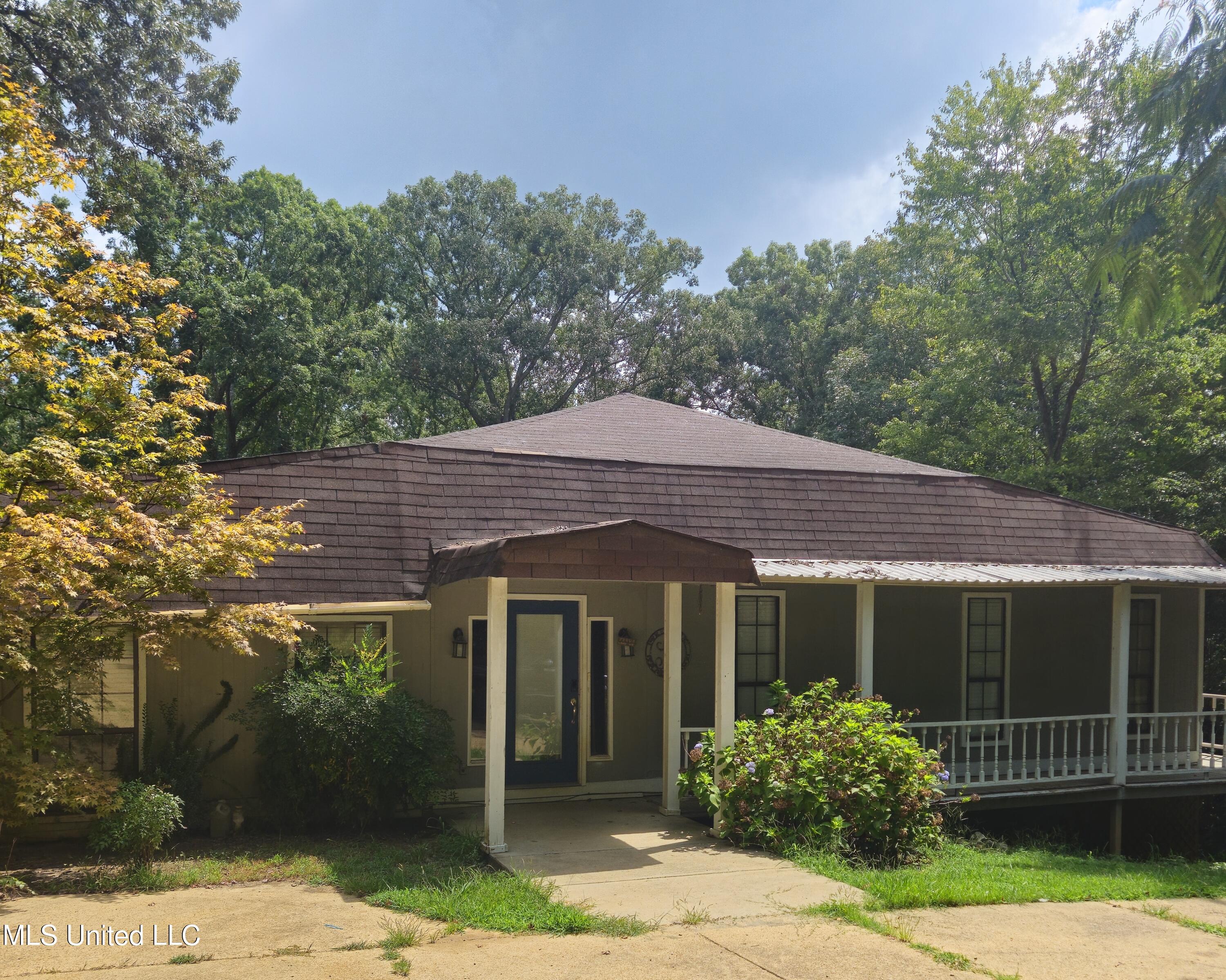 142 Mosley Drive Pope, MS 38658 - Photo 1 of 25 20250805_112154