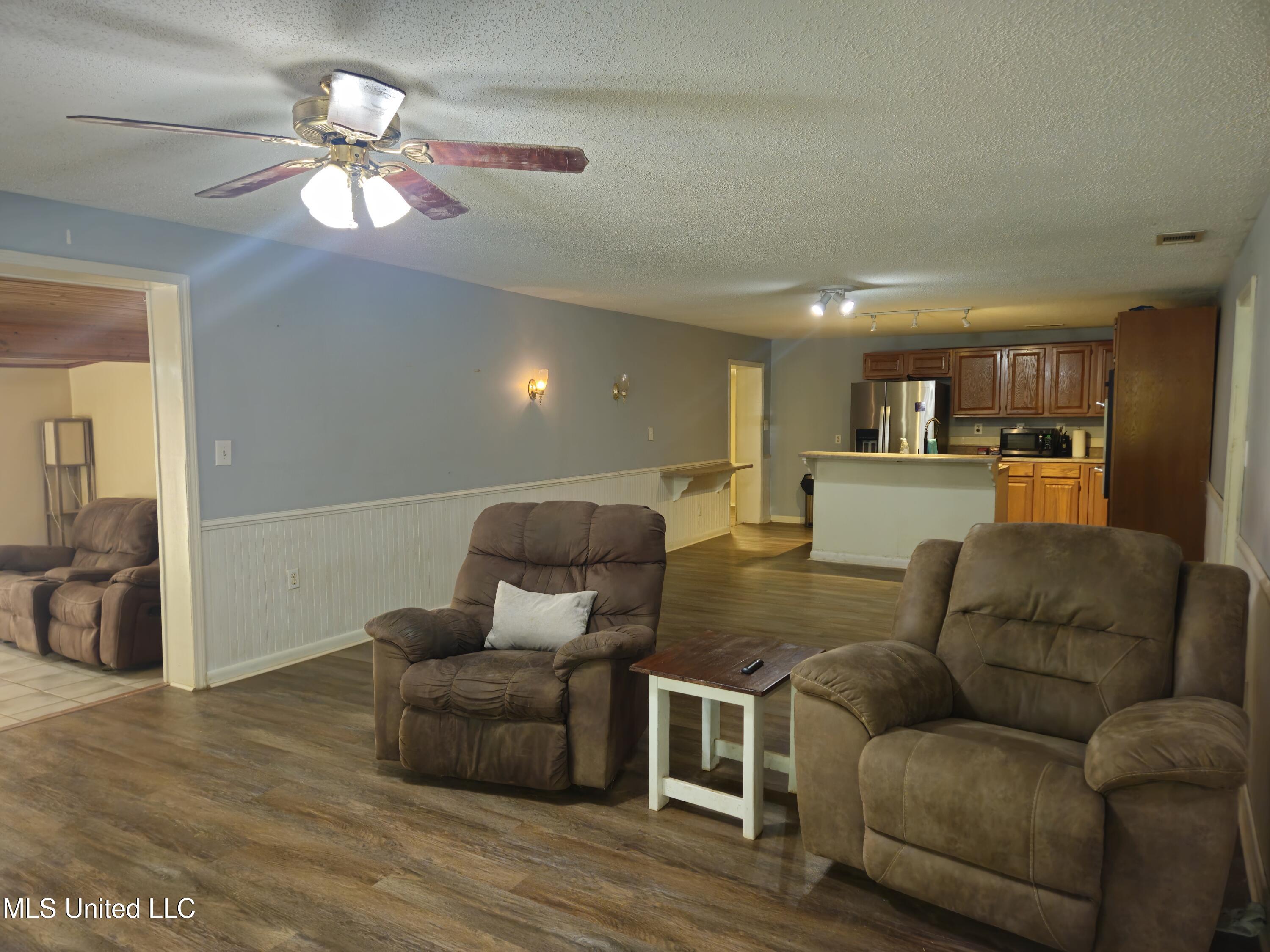 142 Mosley Drive Pope, MS 38658 - Photo 7 of 25 142 Mosley (15)