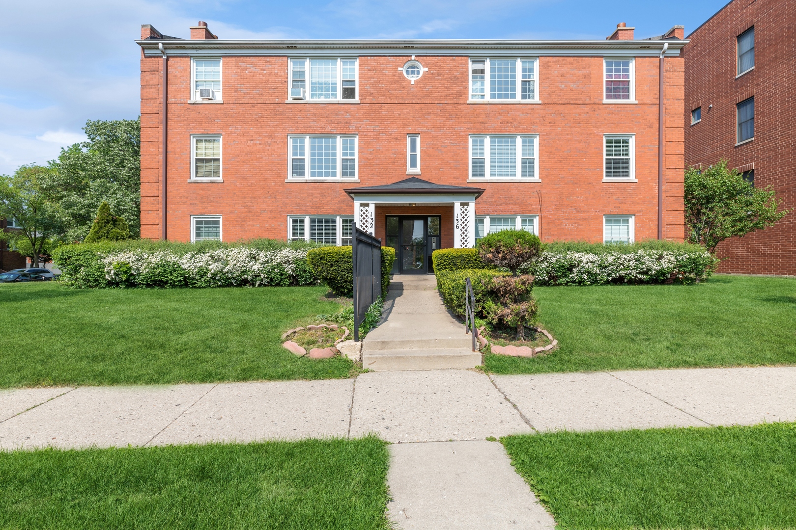 136 Ridge Avenue, Unit 2 Evanston, IL 60202 - Photo 11 of 12 Gallery Image 11