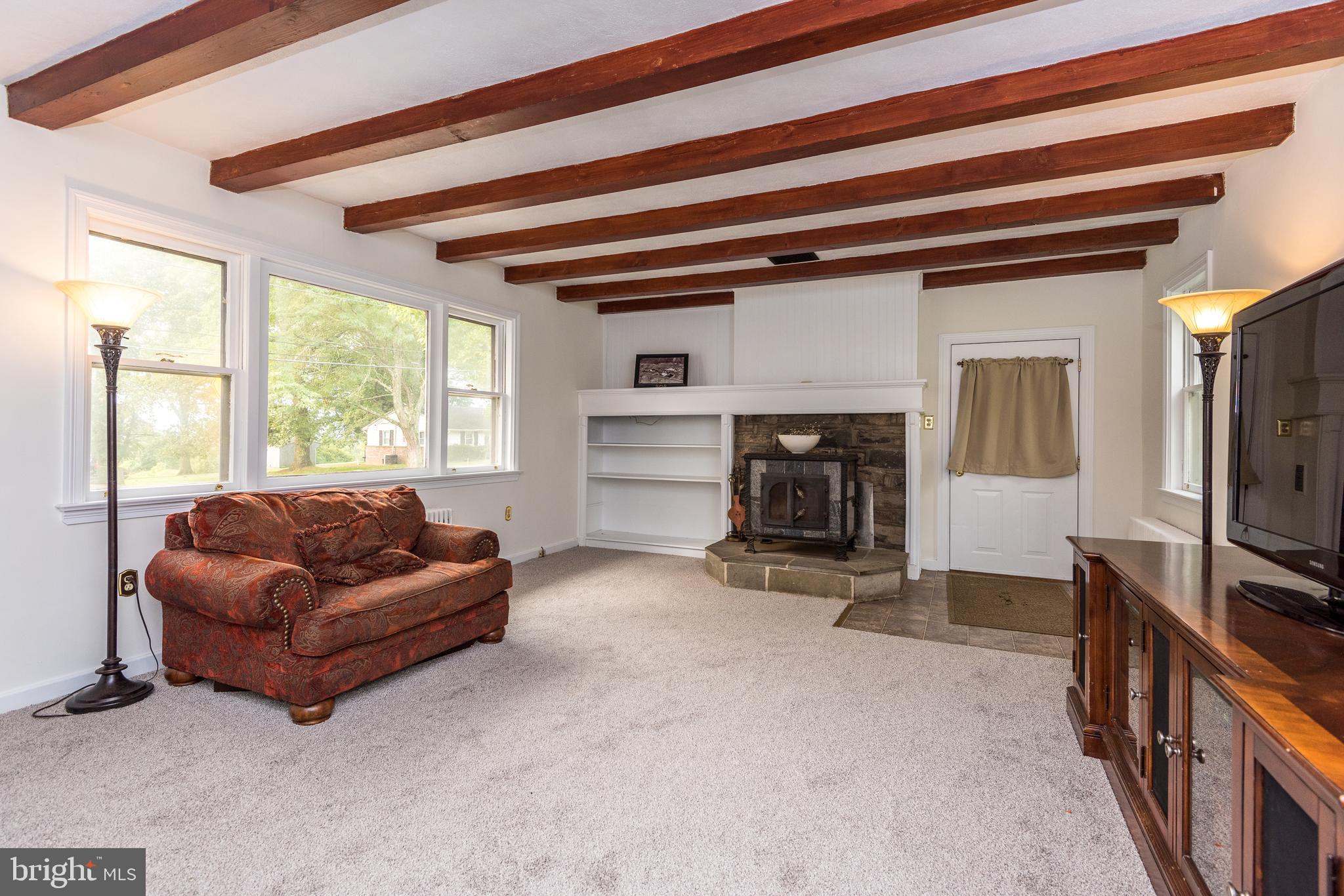 218 North Ridge Road Perkasie, PA 18944 - Photo 2 of 28 Huge Living Room