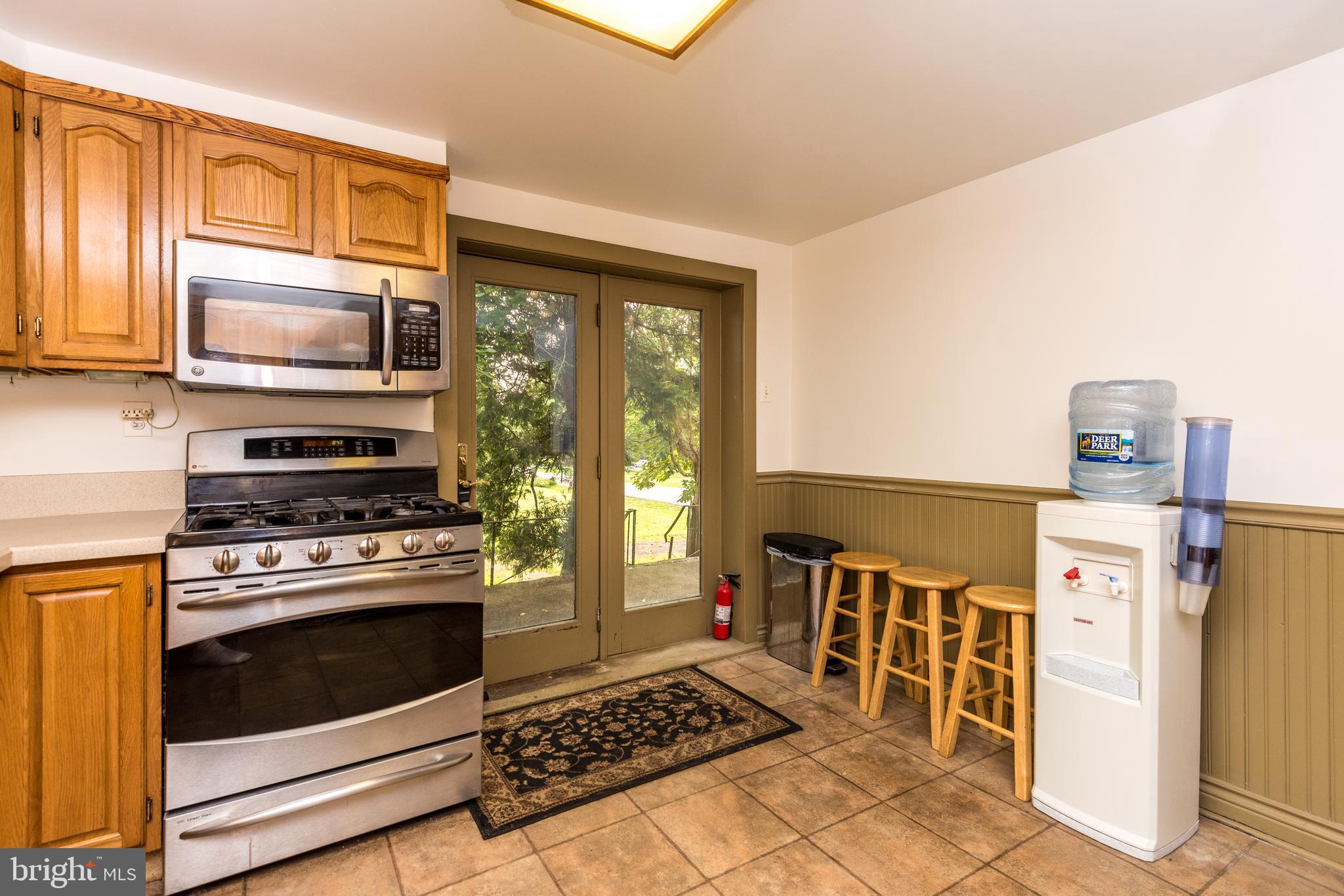 218 North Ridge Road Perkasie, PA 18944 - Photo 7 of 28 Kitchen w/ French Doors