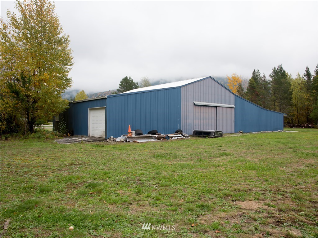 8941 Heady Road Maple Falls, WA 98266 - Photo 11 of 40 a backyard of a house