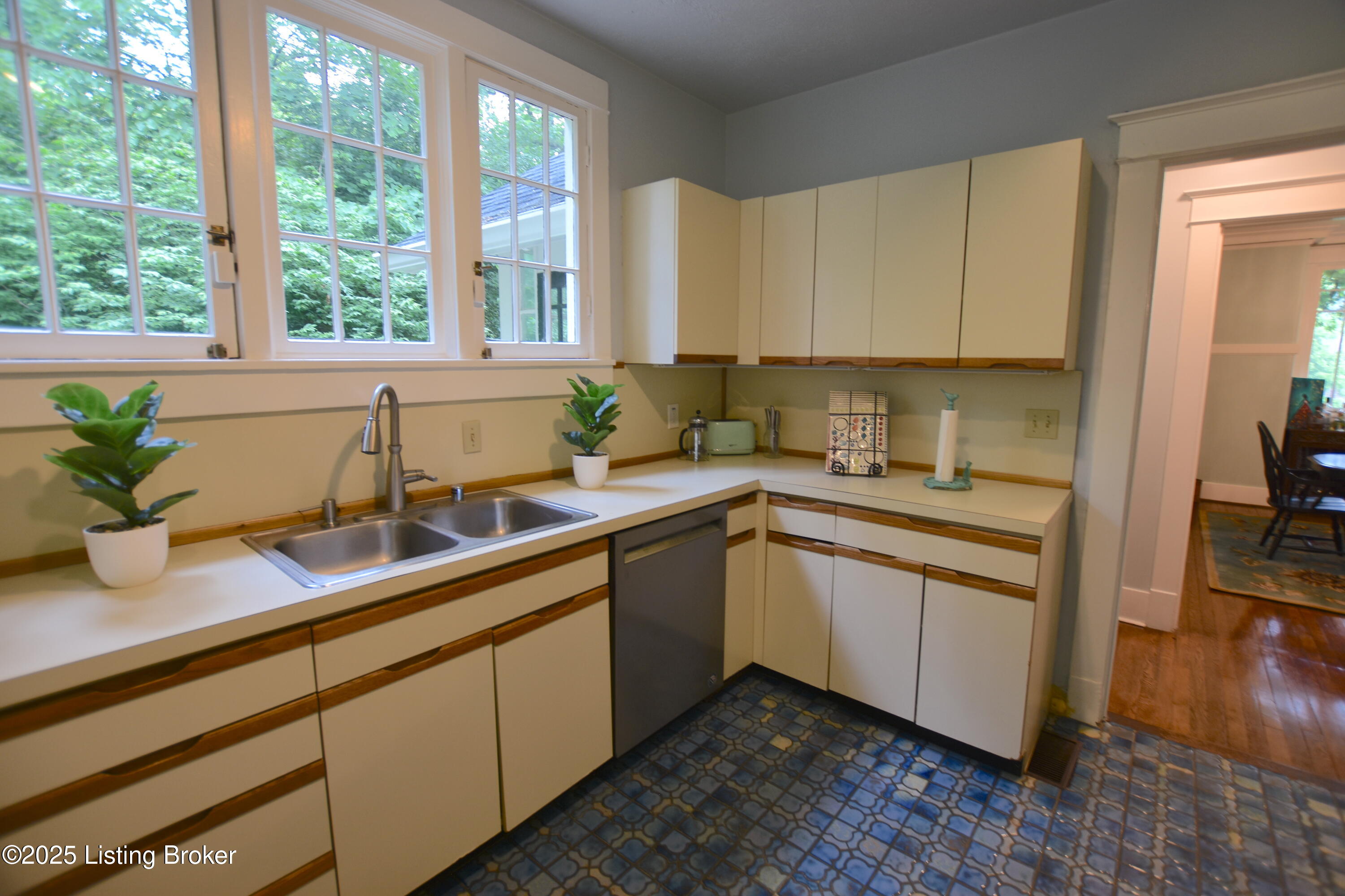 505 Upland Road Louisville, KY 40206 - Photo 43 of 85 DSC_9919