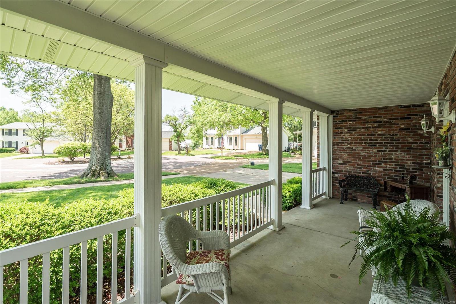 504 Oakton Ridge Court Ballwin, MO 63021 - Photo 4 of 38 Gallery Image 4