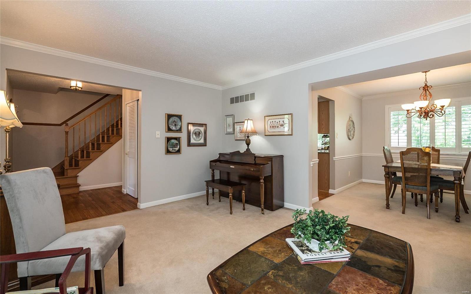 504 Oakton Ridge Court Ballwin, MO 63021 - Photo 8 of 38 Gallery Image 8