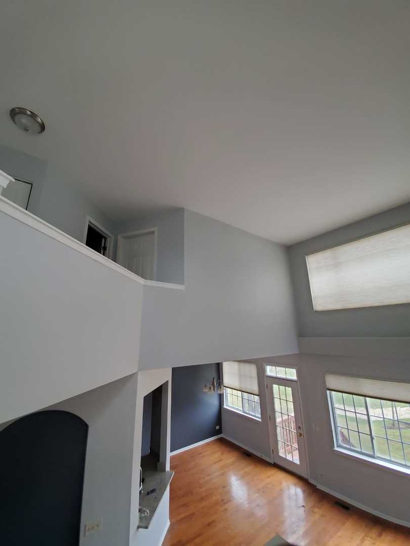 5451 Elizabeth Place Rolling Meadows, IL 60008 - Photo 18 of 34 a view of an empty room with window