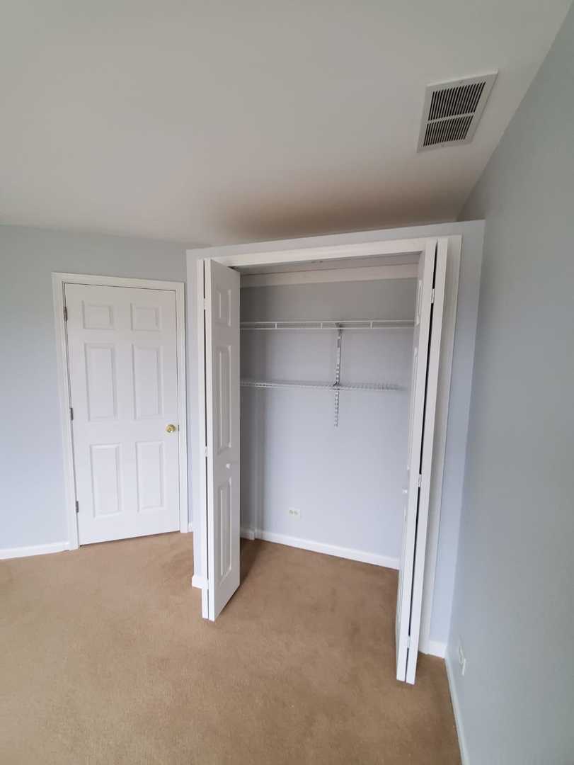 5451 Elizabeth Place Rolling Meadows, IL 60008 - Photo 20 of 34 a view of an empty room