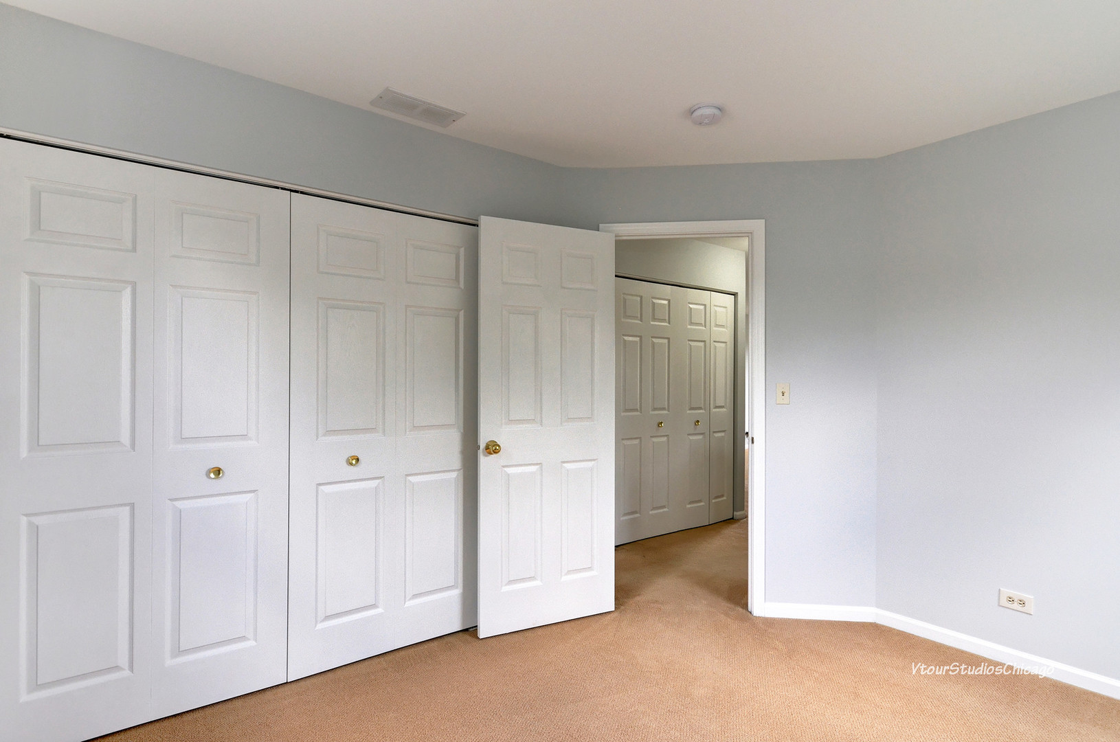 5451 Elizabeth Place Rolling Meadows, IL 60008 - Photo 26 of 34 a view of an empty room