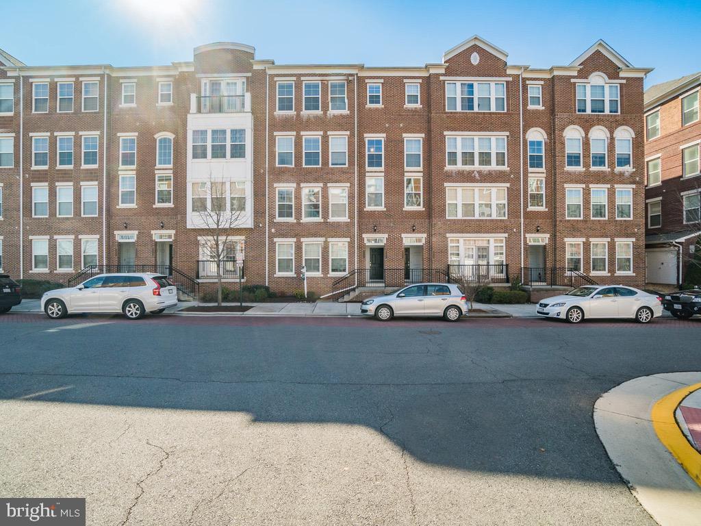 3057 Rittenhouse Circle, Unit 68 Fairfax, VA 22031 - Photo 1 of 23