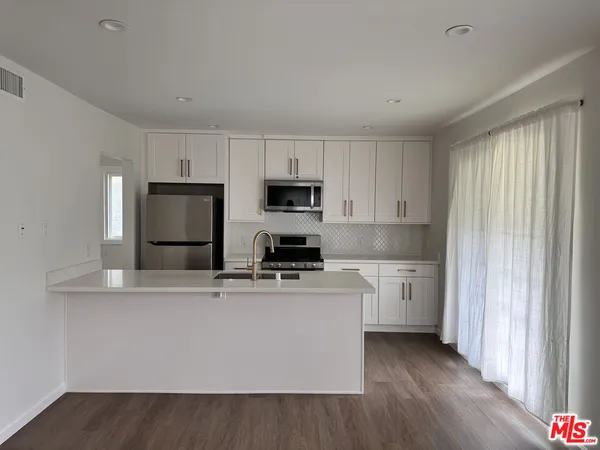 $3,695 | 4770 Edgewood Place, Los Angeles, CA 90019