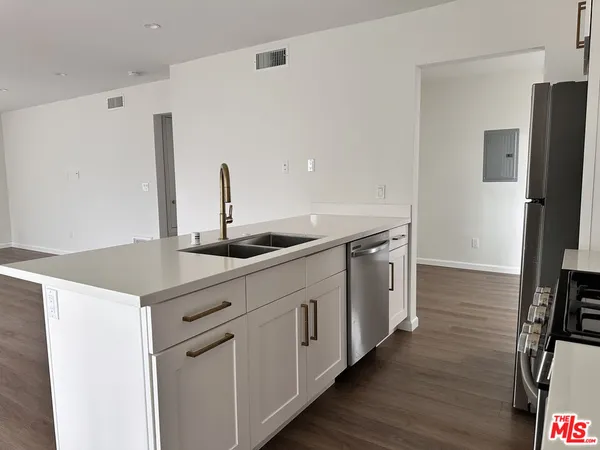 $3,695 | 4770 Edgewood Place, Los Angeles, CA 90019