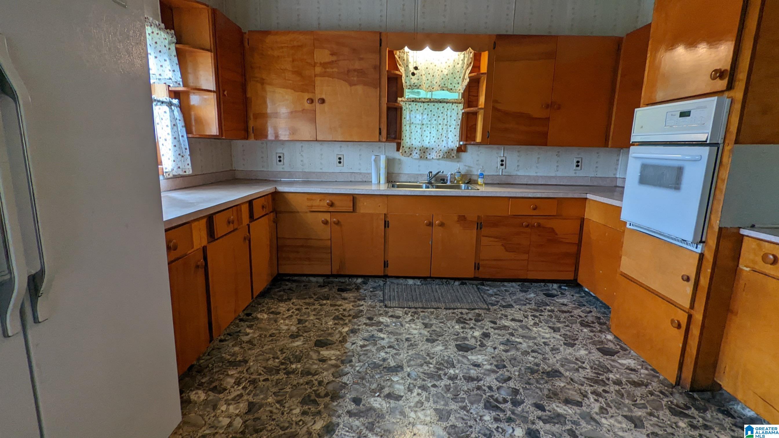 224 North Street West Talladega, AL 35160 - Photo 6 of 15
