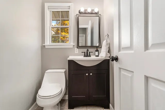 $750,000 | 15627 13 Mile Road, Battle Creek, MI 49014