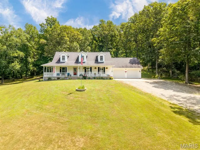 $635,000 | 960 Ridgetop Drive, Farmington, MO 63640