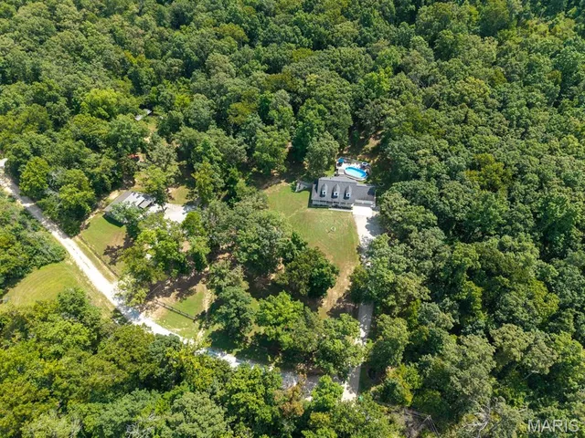 $635,000 | 960 Ridgetop Drive, Farmington, MO 63640