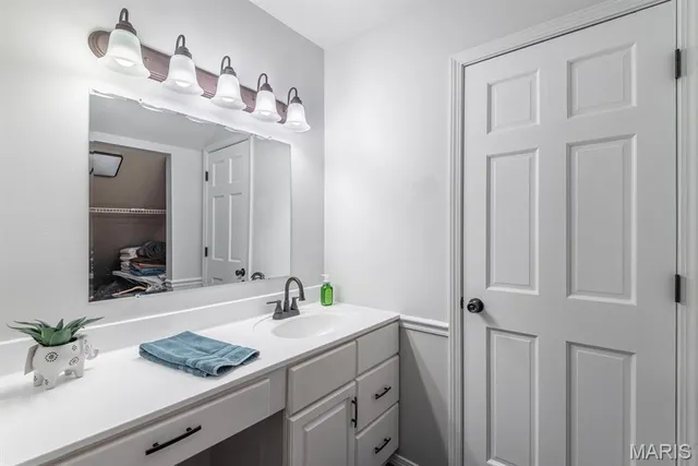 $635,000 | 960 Ridgetop Drive, Farmington, MO 63640