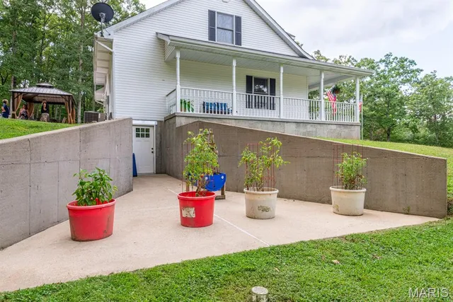 $635,000 | 960 Ridgetop Drive, Farmington, MO 63640