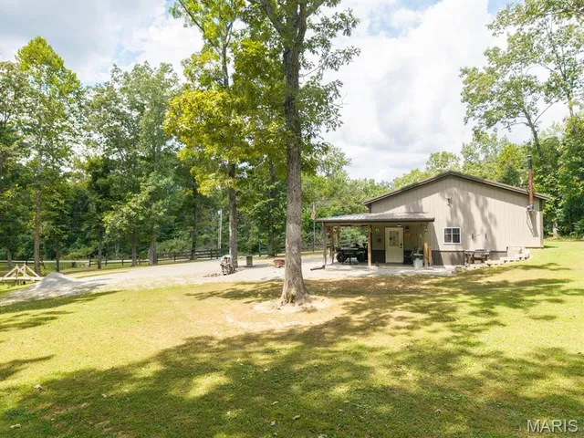 $635,000 | 960 Ridgetop Drive, Farmington, MO 63640