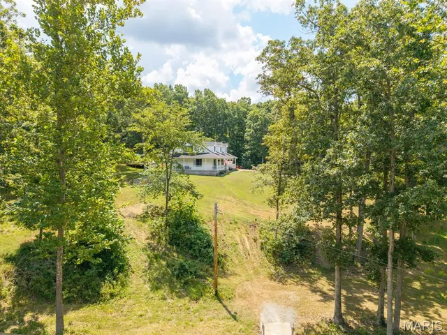 $635,000 | 960 Ridgetop Drive, Farmington, MO 63640