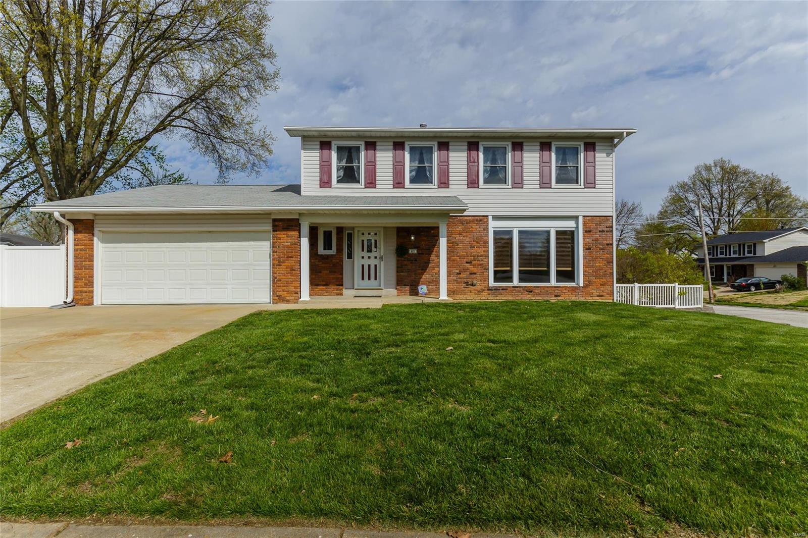 401 Hunters Ridge St. Charles, MO 63301 - Photo 1 of 49