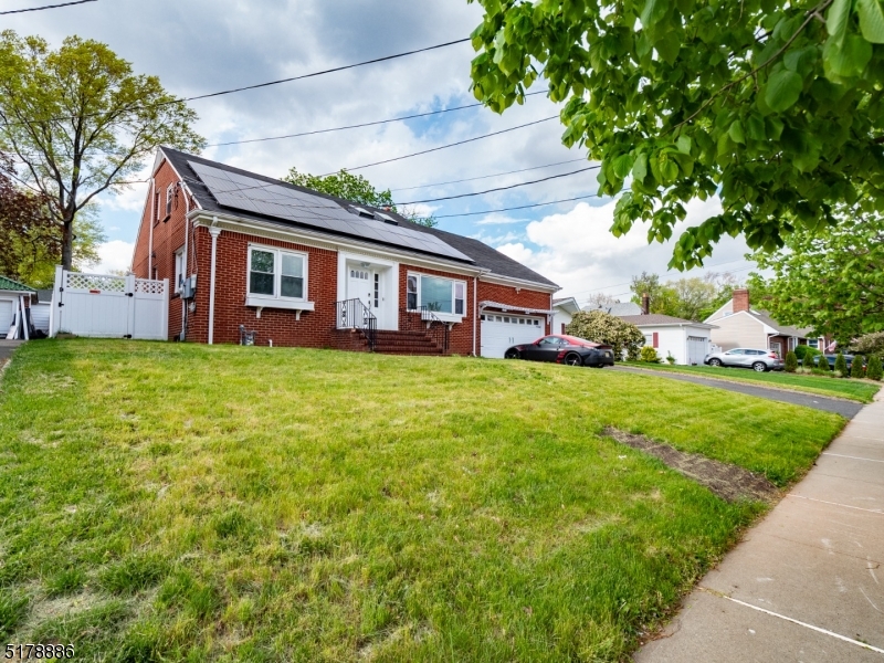 17 Barnard Place, Elizabeth, NJ 07208 Compass