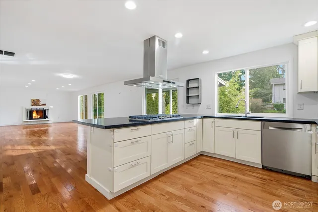 $1,890,000 | 6316 151st Avenue Northeast, Redmond, WA 98052