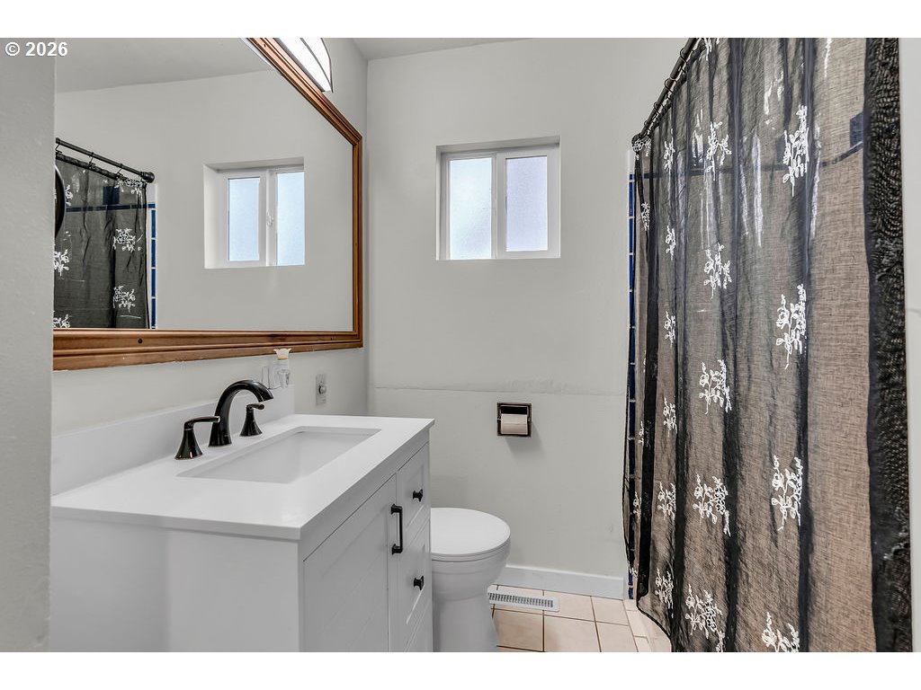 5900 Highway 211 Hubbard, OR 97032 - Photo 21 of 48