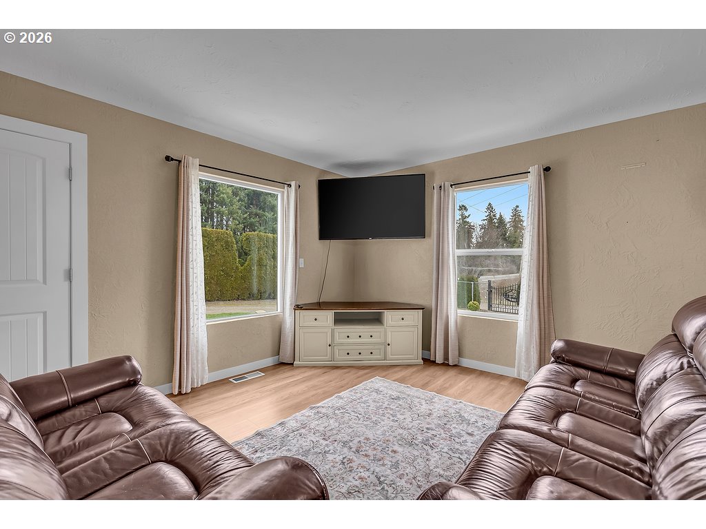 5900 Highway 211 Hubbard, OR 97032 - Photo 5 of 48