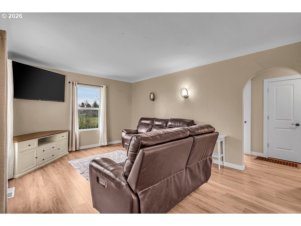 5900 Highway 211 Hubbard, OR 97032 - Photo 6 of 48