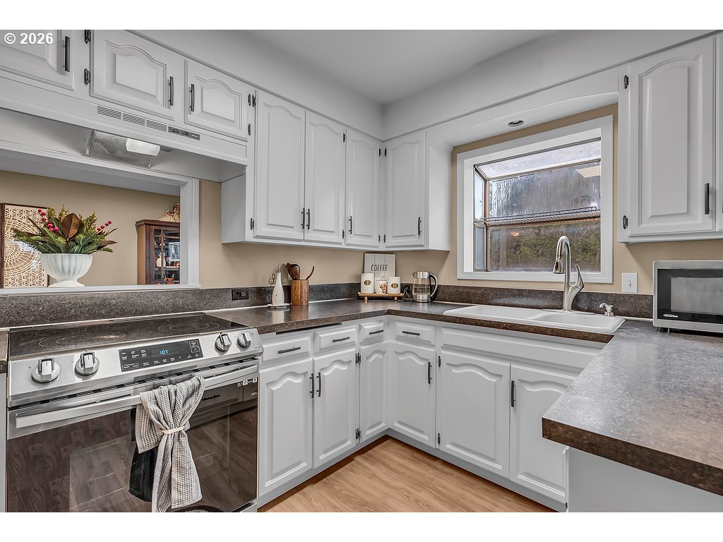 5900 Highway 211 Hubbard, OR 97032 - Photo 9 of 48