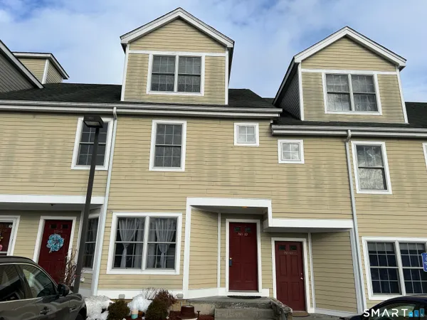 $2,900 | 793 Federal Road, Unit 10, Brookfield, CT 06804