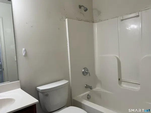 $2,900 | 793 Federal Road, Unit 10, Brookfield, CT 06804