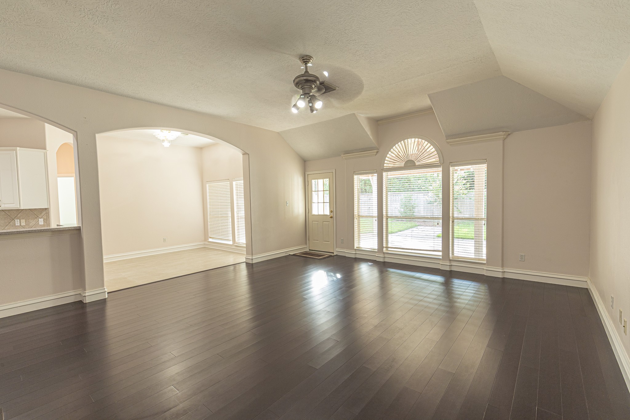 11411 Old Mission Road Houston, TX 77095 - Photo 7 of 45 Gallery Image 7