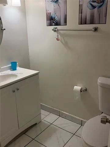 $1,700 | 1400 Northeast 191st Street, Unit 222, Miami, FL 33179