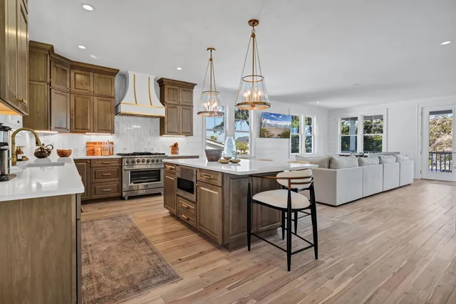 $1,696,400 | 42 Battery Park Road, Edisto Island, SC 29438