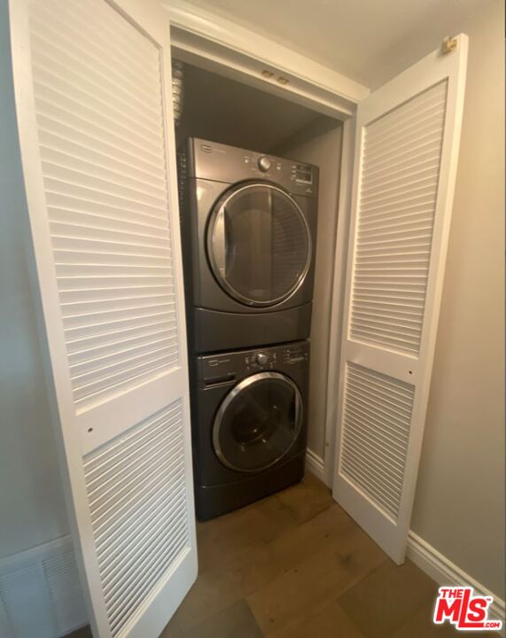 1940 North Highland Avenue, Unit 44 Los Angeles, CA 90068 - Photo 6 of 10 a utility room with dryer and washer