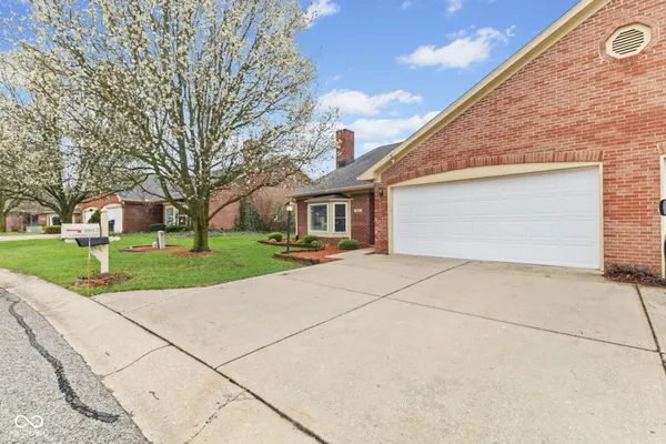 $235,000 | 6612 South Cobham Lane, Indianapolis, IN 46237