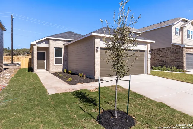 $243,361 | 7819 Rock Wren Fall, San Antonio, TX 78253