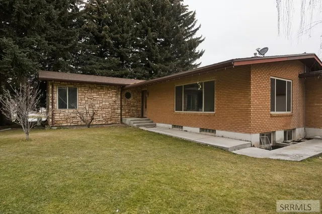 $536,000 | 10 North 600 West, Blackfoot, ID 83221