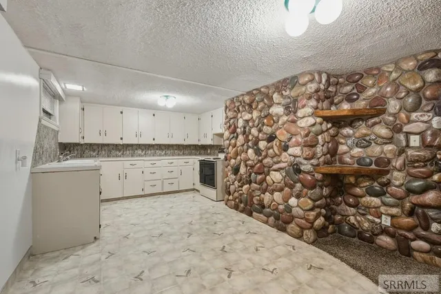 $536,000 | 10 North 600 West, Blackfoot, ID 83221