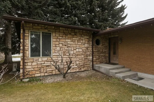 $536,000 | 10 North 600 West, Blackfoot, ID 83221