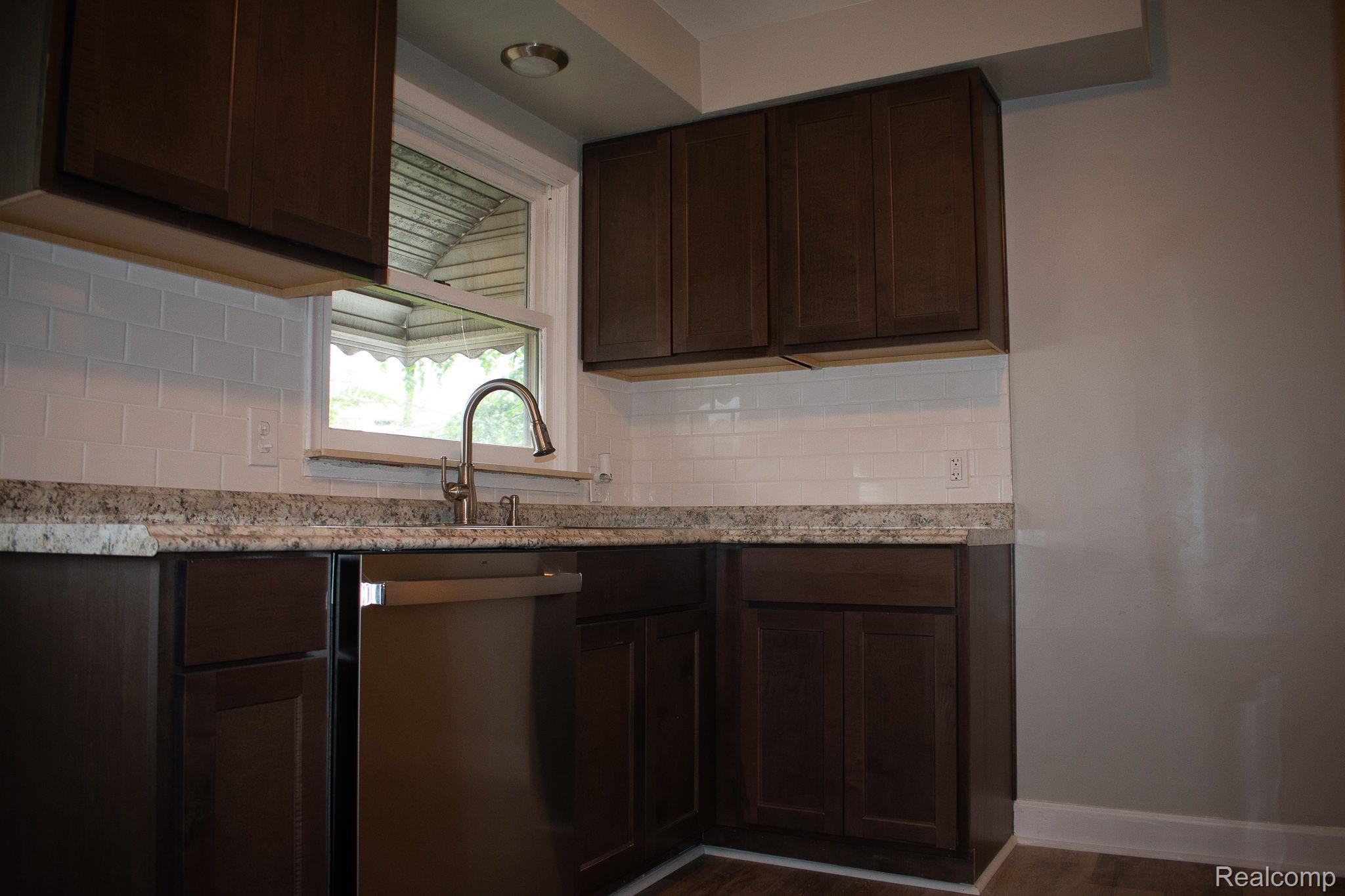 376 Sherbourne Street Inkster, MI 48141 - Photo 5 of 24 Gallery Image 5