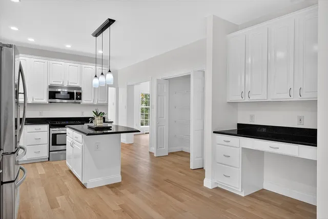 $999,900 | 14 Pine Hill Road, Framingham, MA 01701