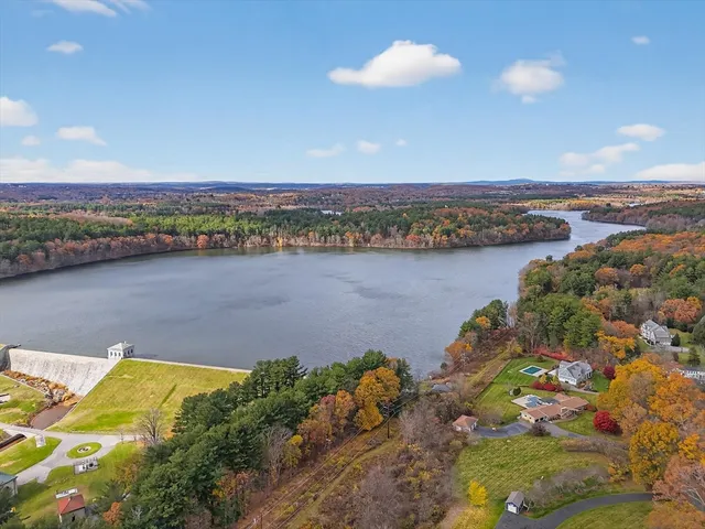 $999,900 | 14 Pine Hill Road, Framingham, MA 01701