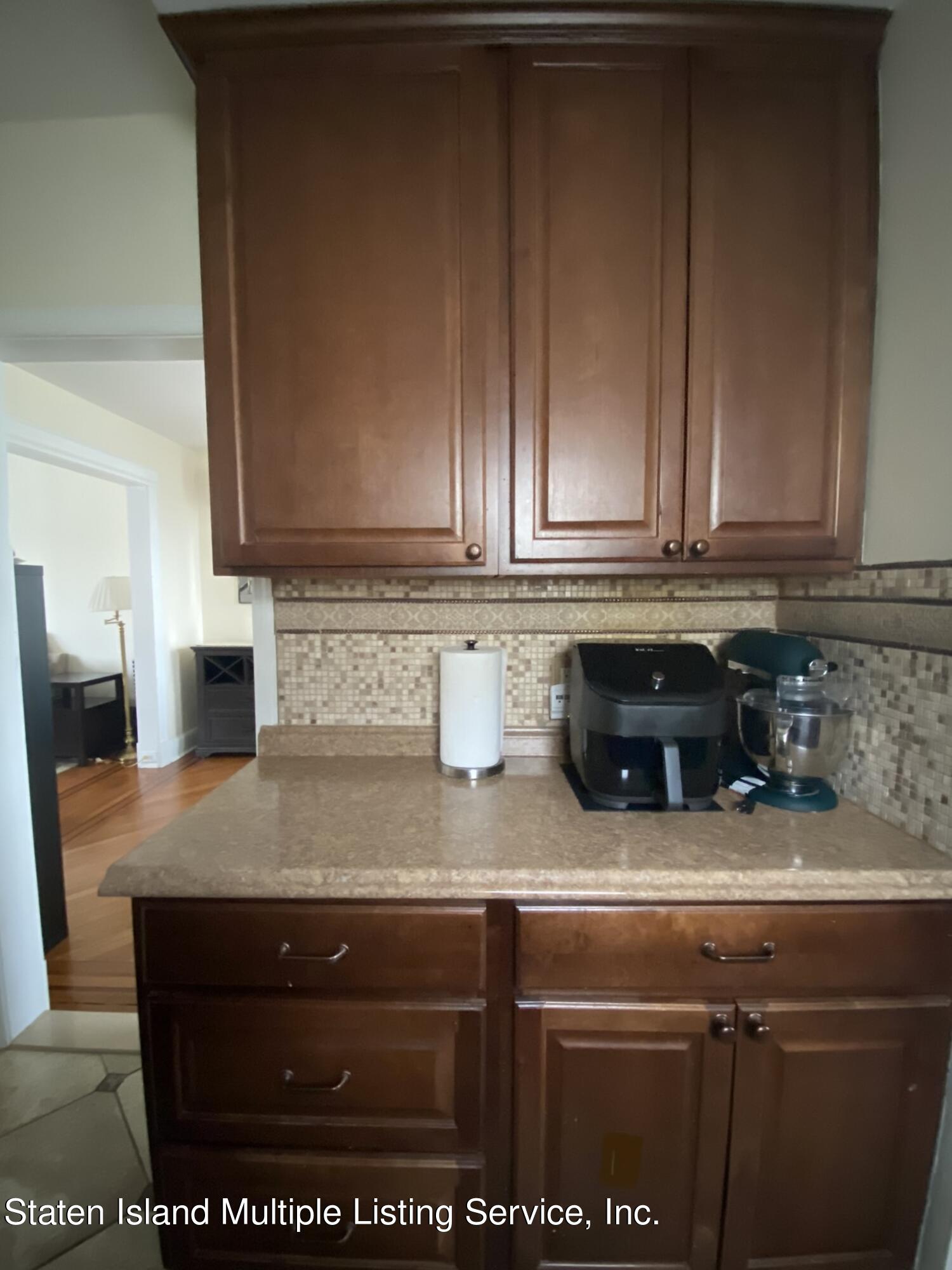 154 Manor Road Staten Island, NY 10310 - Photo 11 of 31 DA9C60B9-4B83-4541-8240-CE6E6954095C_1_2