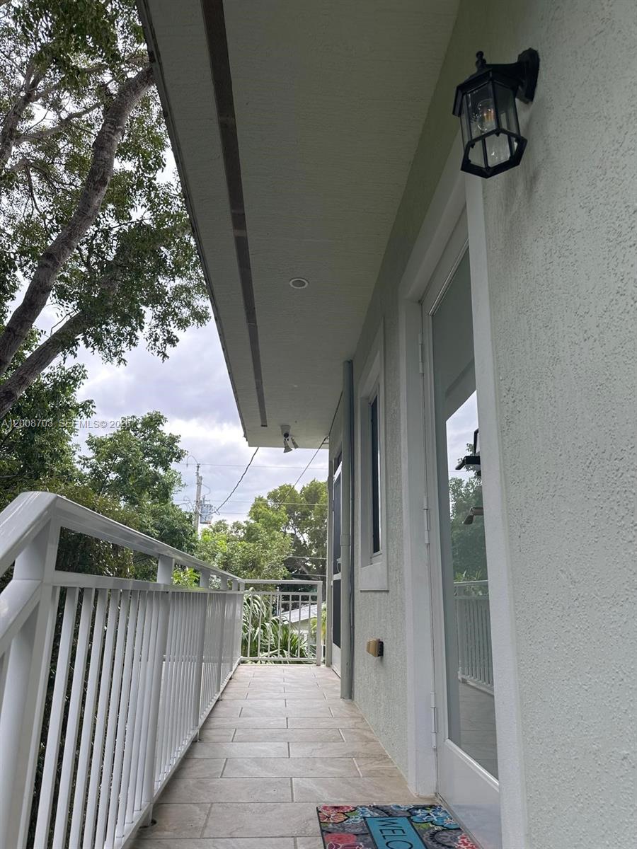 1019 Snapper Lane Key Largo, FL 33037 - Photo 14 of 37 a view of a corridor