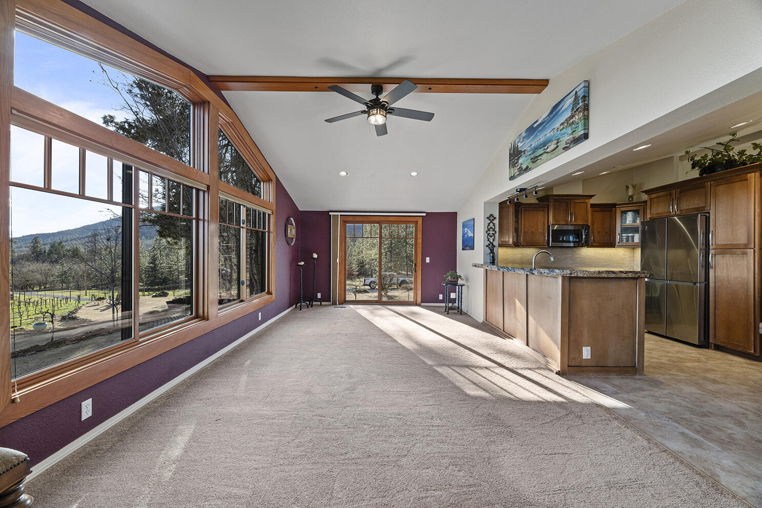 1052 Holcomb Springs Road Gold Hill, OR 97525 - Photo 33 of 65 Great Room with Vaulted Ceiling and Open Kitchen