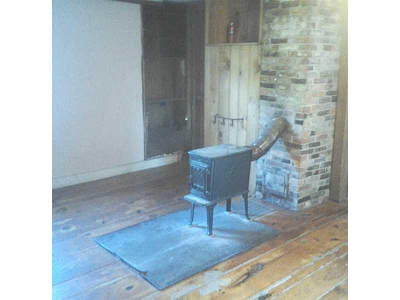 995 East Madison Road Madison, ME 04950 - Photo 8 of 20 Living Room.