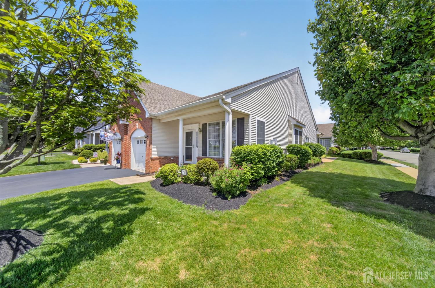71 Burholme Drive Hamilton, NJ 08691 - Photo 2 of 29