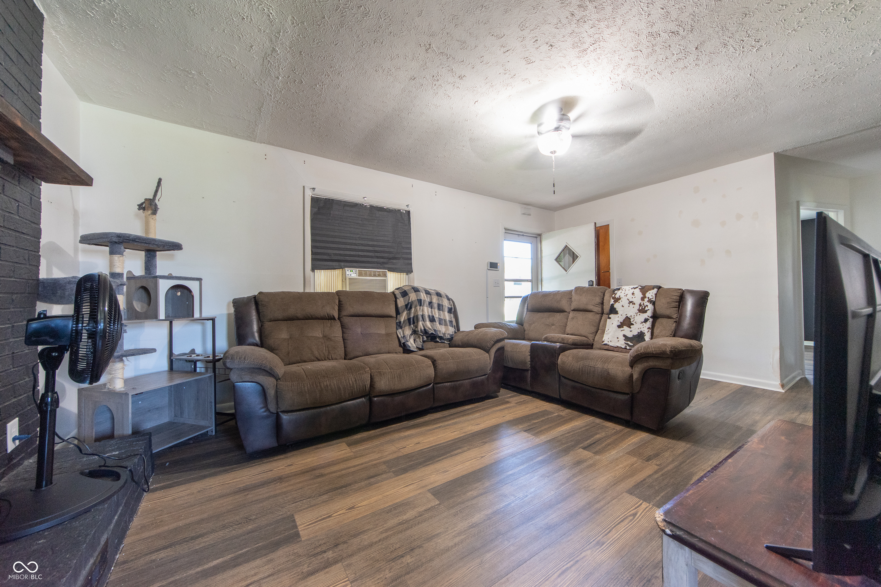 443 Cleveland Street Columbus, IN 47201 - Photo 3 of 16